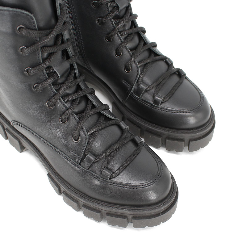 Ботинки, артикул 2018, цвет черный купить в интернет-магазине Shoeslel с доставкой по России