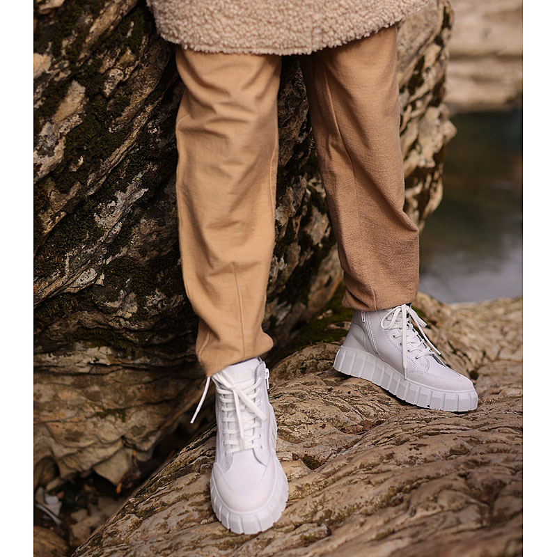 Ботинки, артикул 2057, цвет белый купить в интернет-магазине Shoeslel с доставкой по России