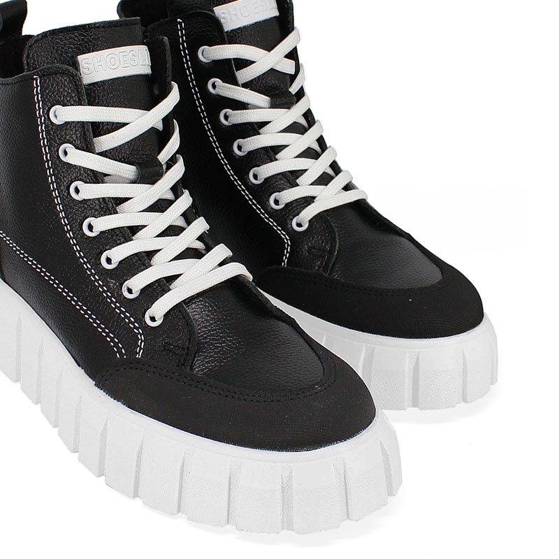 Ботинки, артикул 2057, цвет черно-белый купить в интернет-магазине Shoeslel с доставкой по России