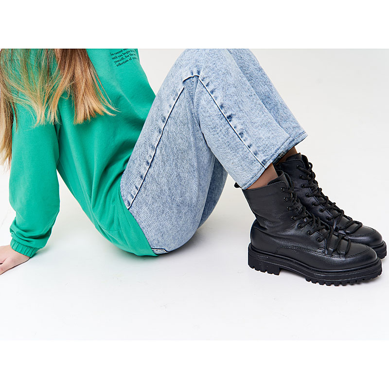 Ботинки, артикул 2077, цвет черный купить в интернет-магазине Shoeslel с доставкой по России