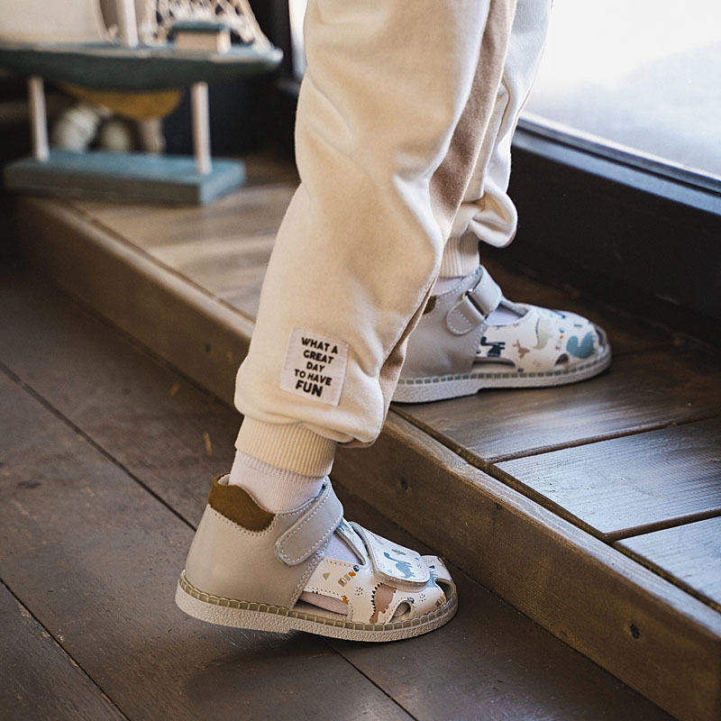 Туфли летние открытые малодетские, артикул 2347, цвет св.серый купить в интернет-магазине Shoeslel с доставкой по России