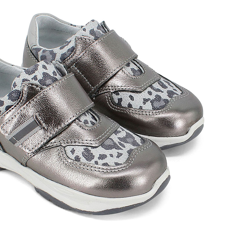 Полуботинки малодетские, артикул 2349, цвет серебристый купить в интернет-магазине Shoeslel с доставкой по России