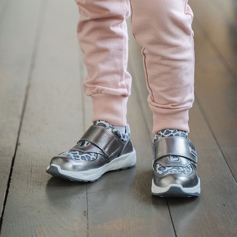 Полуботинки малодетские, артикул 2349, цвет серебристый купить в интернет-магазине Shoeslel с доставкой по России