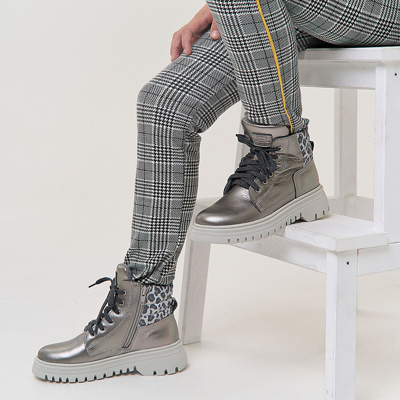 Ботинки, артикул 2391, цвет серебряный купить в интернет-магазине Shoeslel с доставкой по России